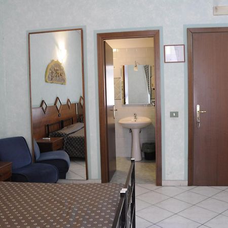 Hotel Farini Roma Habitación foto