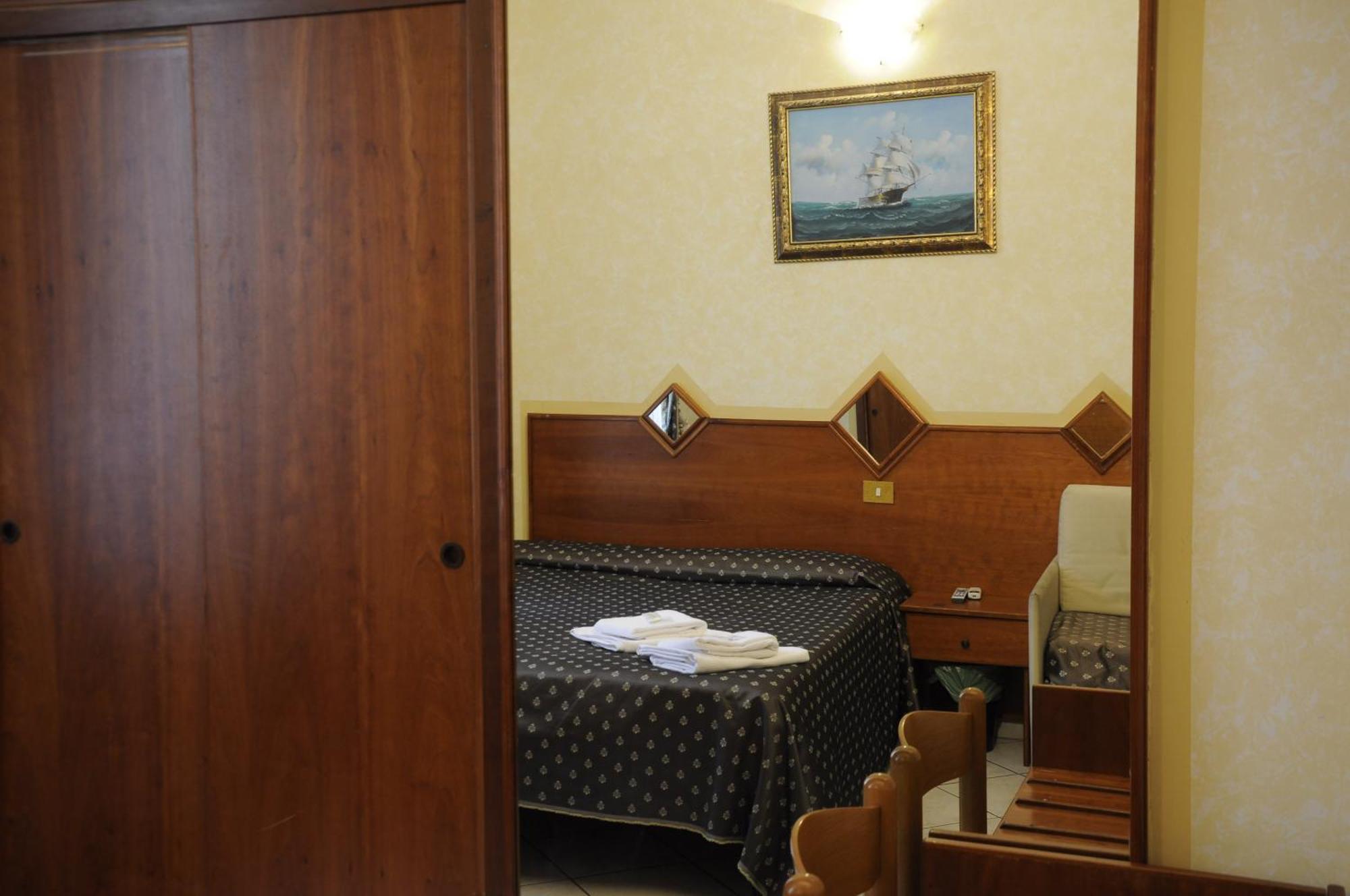 Hotel Farini Roma Habitación foto