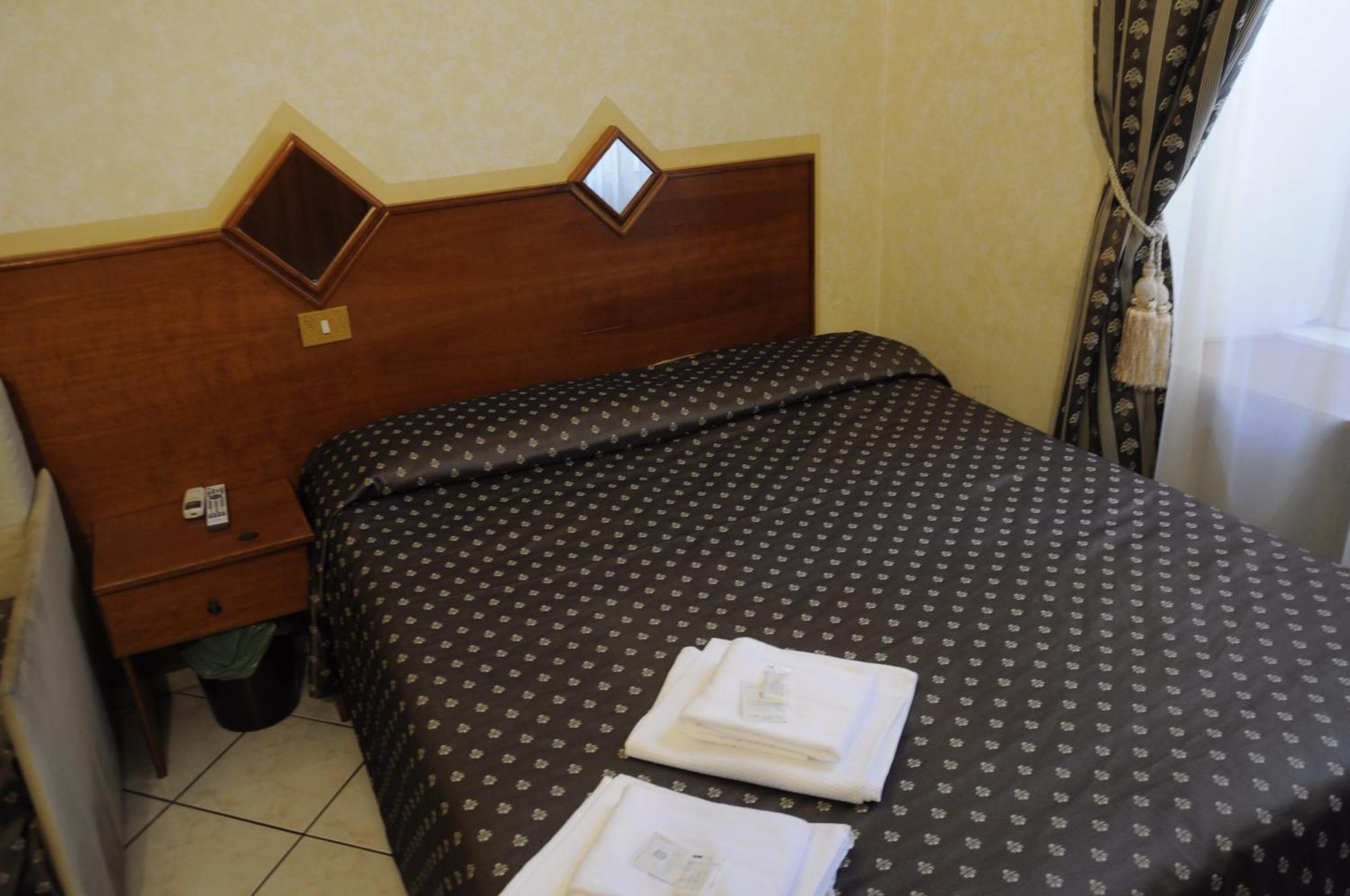 Hotel Farini Roma Habitación foto